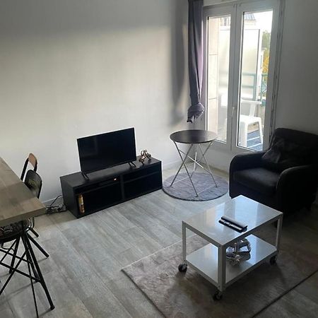 Appartement Cosy En Plein Centre-Ville D Evry Courcouronnes Esterno foto